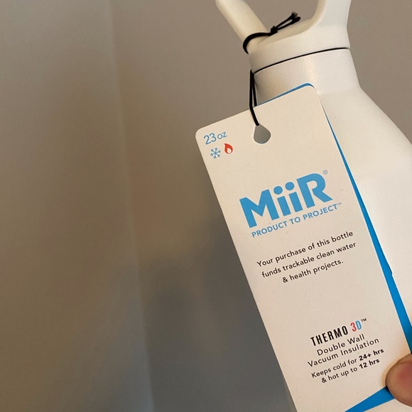 nwt Patagonia Miir Water Bottle White Logo Design - Picture 7 of 7